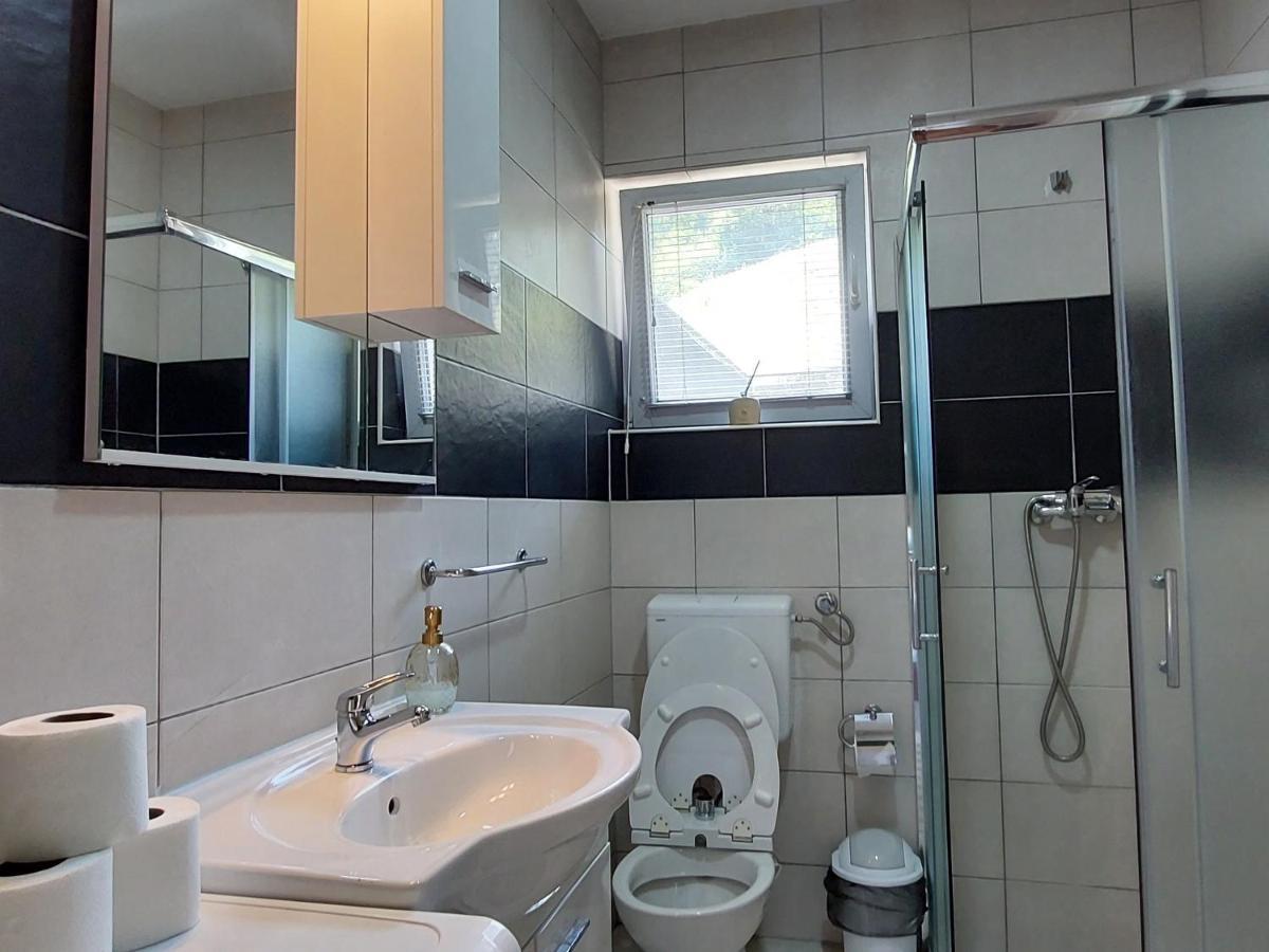 Apartments Window Bihac Bagian luar foto